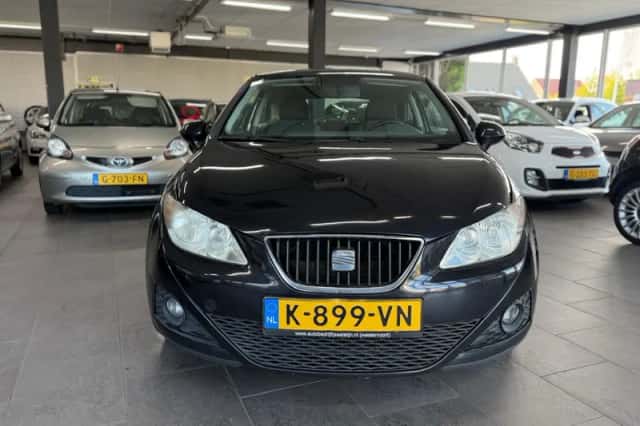 SEAT Ibiza (2010) thumbnail 2