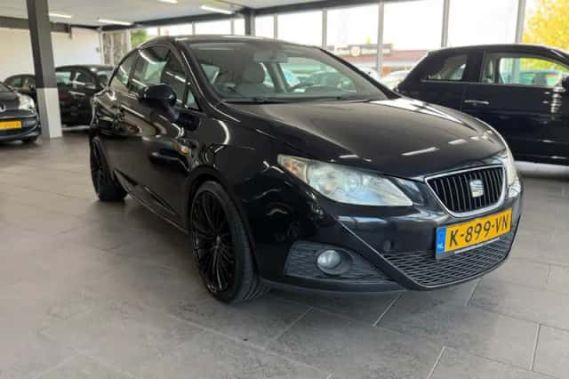 SEAT Ibiza (2010) thumbnail 3