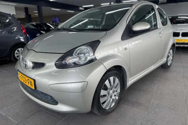 Toyota Aygo (2008) thumbnail 1