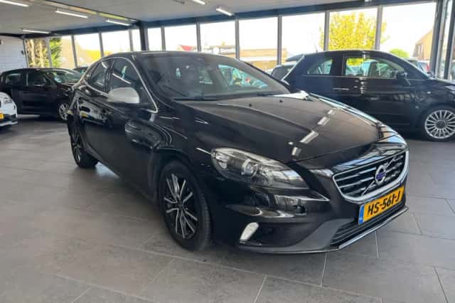 Volvo V40 (2015) thumbnail 3