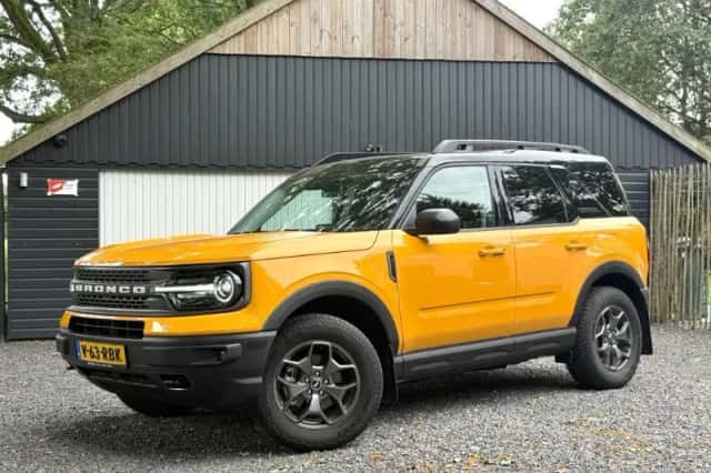 Ford Bronco (2021) thumbnail 1