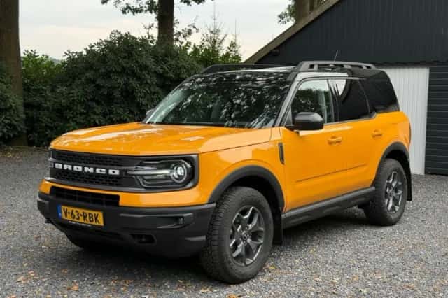 Ford Bronco (2021) thumbnail 2
