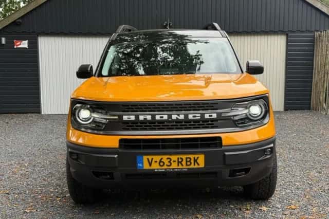 Ford Bronco (2021) thumbnail 3