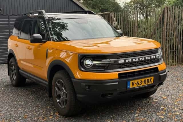 Ford Bronco (2021) thumbnail 4
