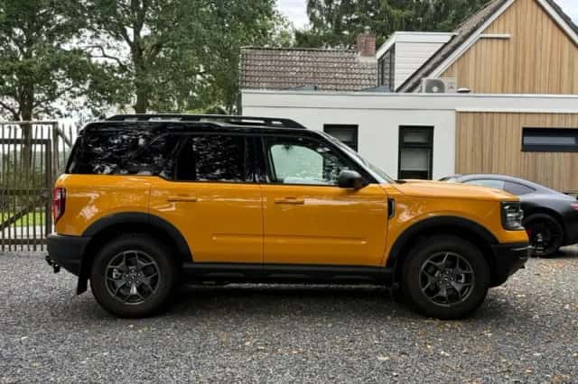 Ford Bronco (2021) thumbnail 5