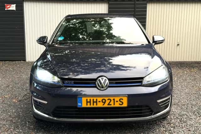 Volkswagen Golf (2015) thumbnail 3