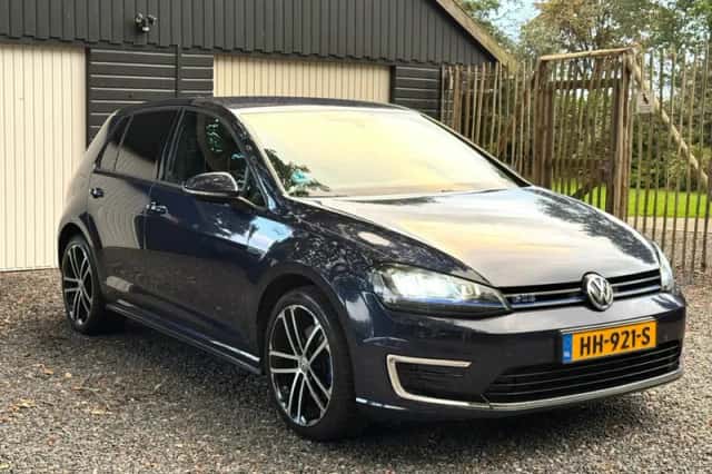 Volkswagen Golf (2015) thumbnail 4