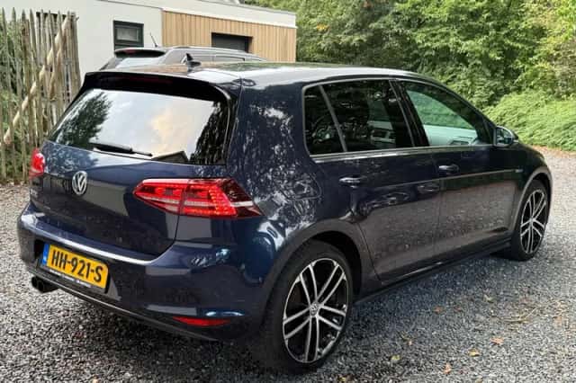 Volkswagen Golf (2015) thumbnail 6