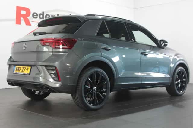 Volkswagen T-Roc (2023) thumbnail 2