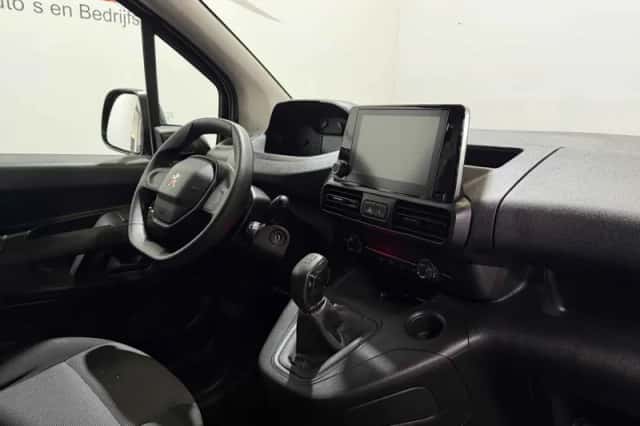 Peugeot Partner (2020) thumbnail 3