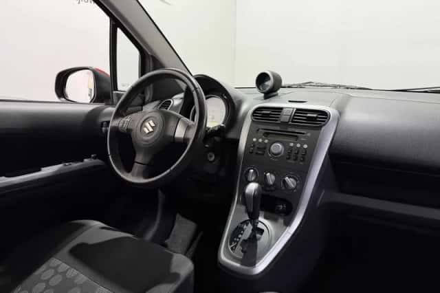 Suzuki Splash (2009) thumbnail 3