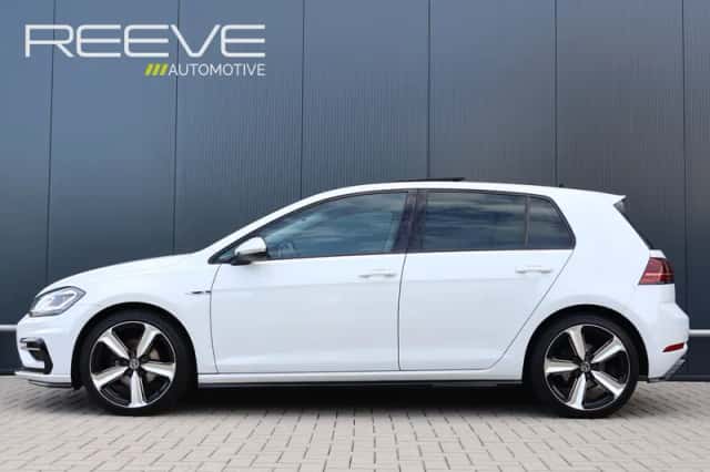 Volkswagen Golf (2018) thumbnail 2