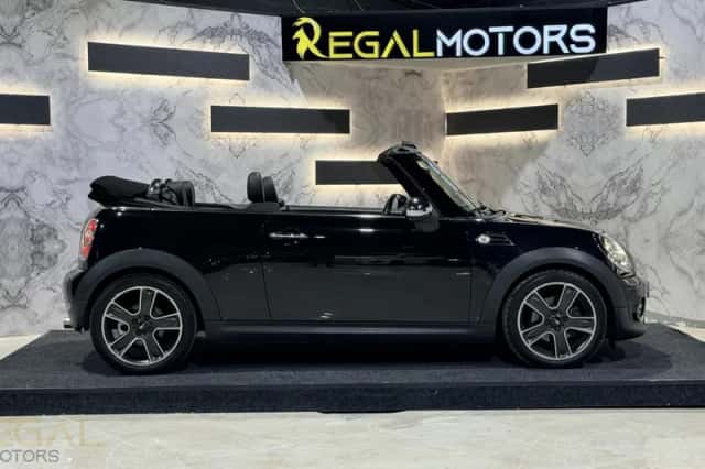 MINI Cabrio (2012) thumbnail 4