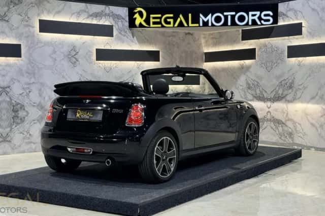 MINI Cabrio (2012) thumbnail 5