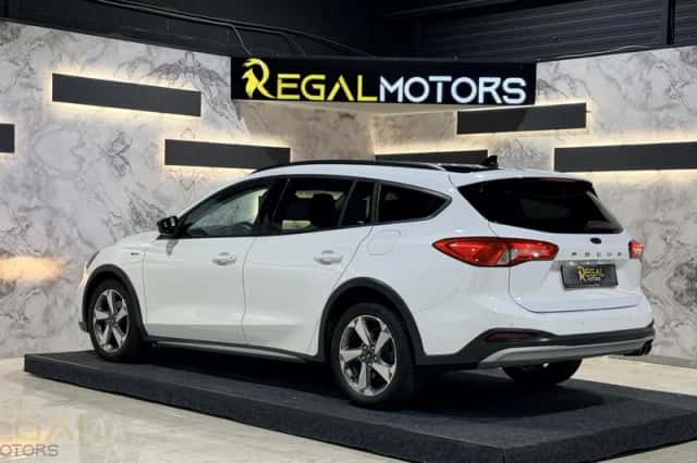 Ford Focus (2019) thumbnail 5