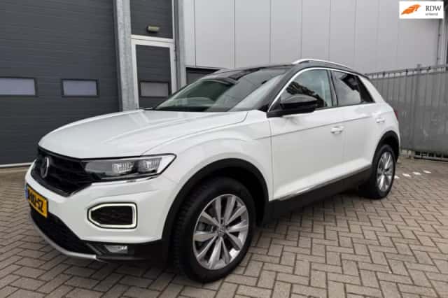 Volkswagen T-Roc (2019) thumbnail 1