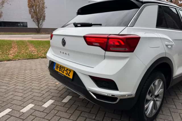 Volkswagen T-Roc (2019) thumbnail 4