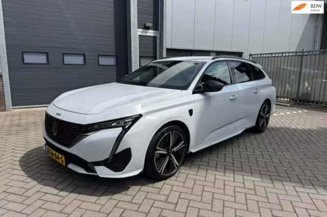 Peugeot 308 (2024) thumbnail 1