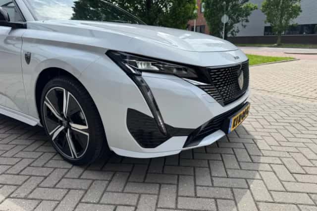 Peugeot 308 (2024) thumbnail 3