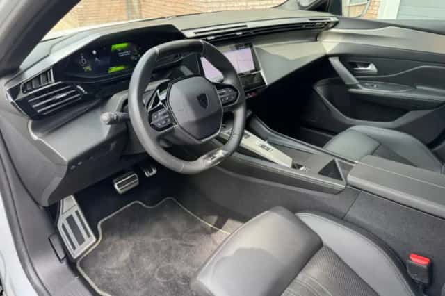 Peugeot 308 (2024) thumbnail 5