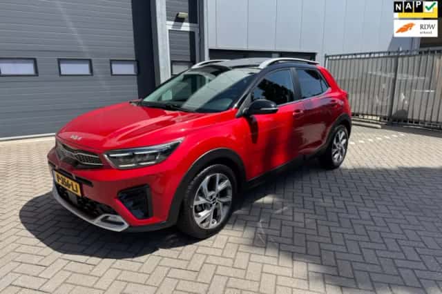 Kia Stonic (2022) thumbnail 1