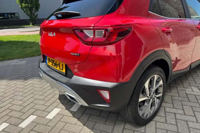 Kia Stonic (2022) thumbnail 4