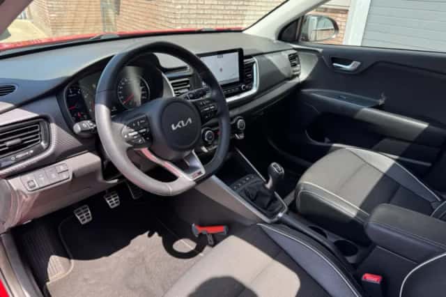Kia Stonic (2022) thumbnail 5