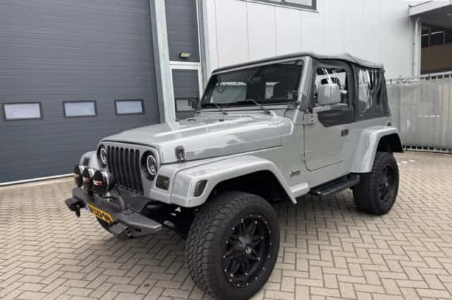 Jeep Wrangler (2005) thumbnail 1