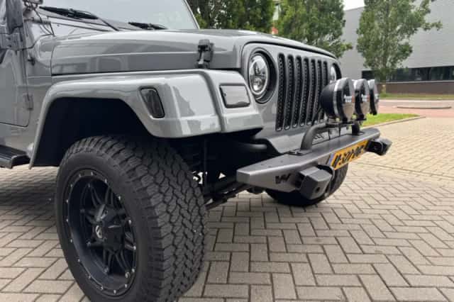 Jeep Wrangler (2005) thumbnail 3