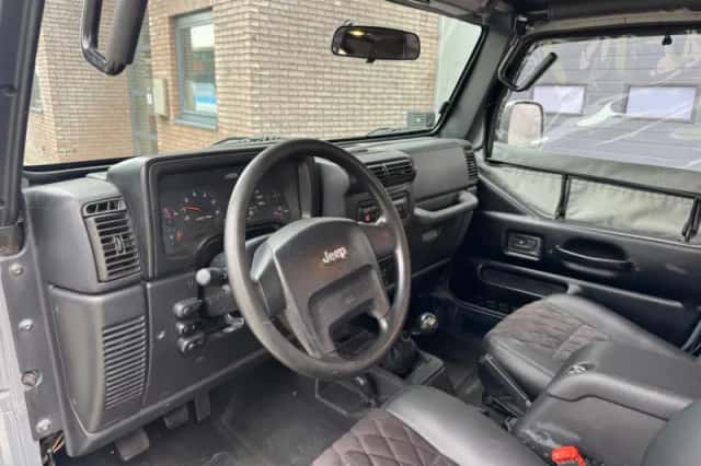 Jeep Wrangler (2005) thumbnail 4