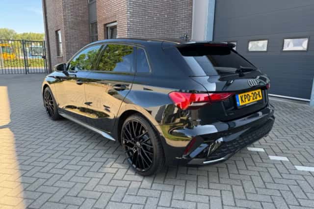 Audi A3 (2025) thumbnail 2