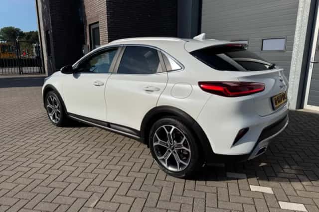 Kia XCeed (2020) thumbnail 2