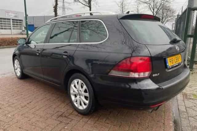 Volkswagen Golf (2010) thumbnail 2