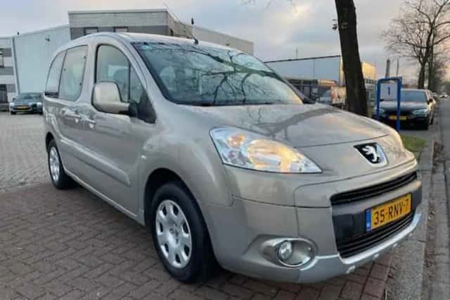 Peugeot Partner (2011) thumbnail 1