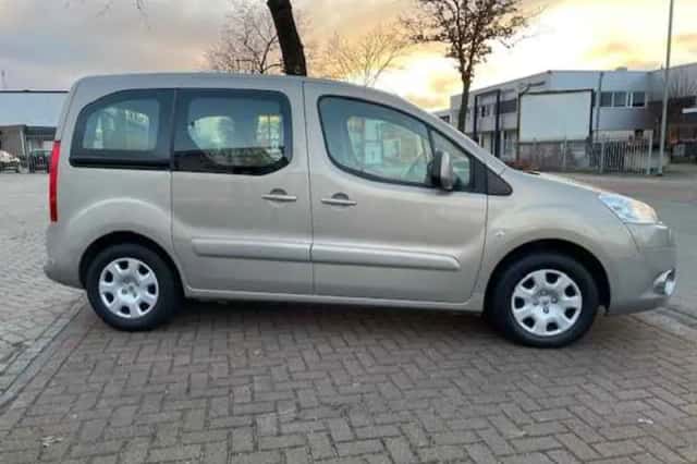 Peugeot Partner (2011) thumbnail 4