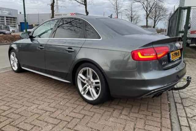 Audi A4 (2014) thumbnail 2
