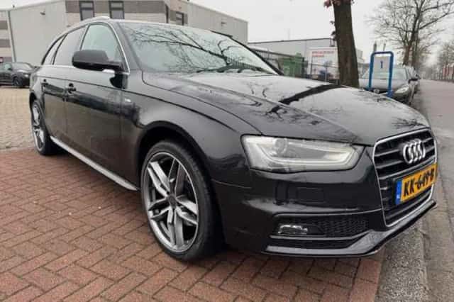 Audi A4 (2013) thumbnail 1