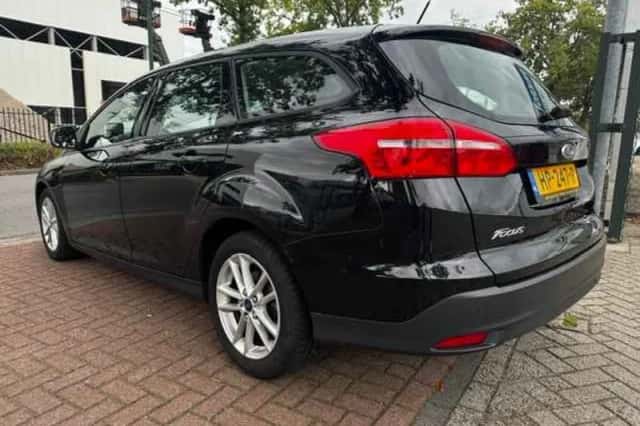 Ford Focus (2015) thumbnail 2