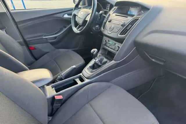 Ford Focus (2015) thumbnail 3