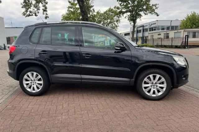 Volkswagen Tiguan (2009) thumbnail 4
