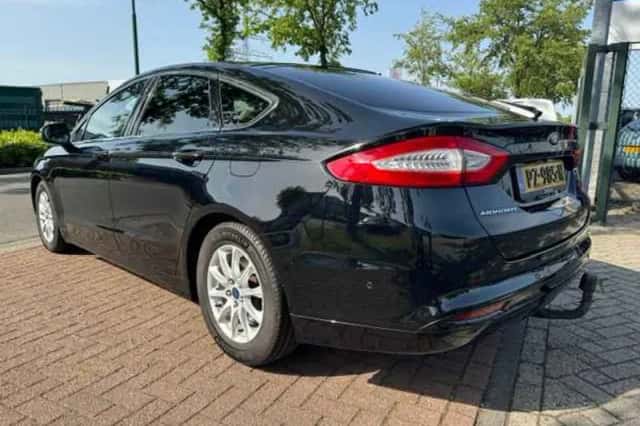 Ford Mondeo (2017) thumbnail 2