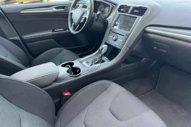 Ford Mondeo (2017) thumbnail 3