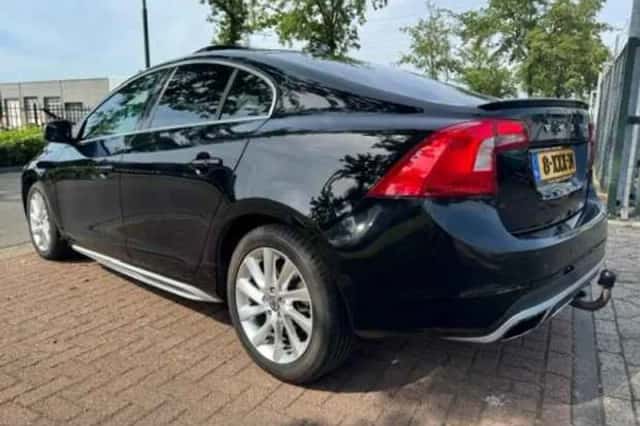 Volvo S60 (2013) thumbnail 2