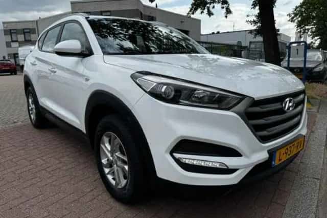 Hyundai Tucson (2016) thumbnail 1