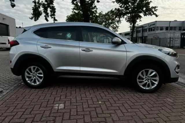 Hyundai Tucson (2016) thumbnail 4
