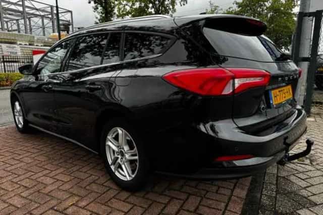 Ford Focus (2020) thumbnail 2