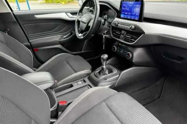 Ford Focus (2020) thumbnail 3
