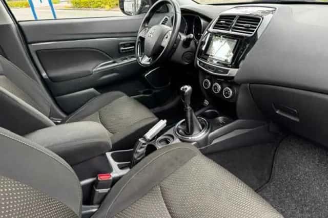 Mitsubishi ASX (2016) thumbnail 3