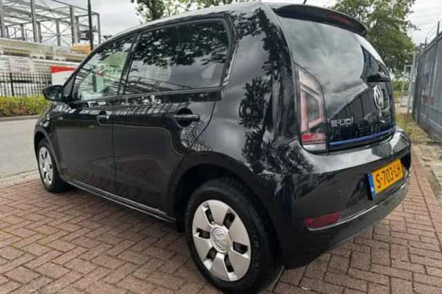 Volkswagen e-Up! (2017) thumbnail 2