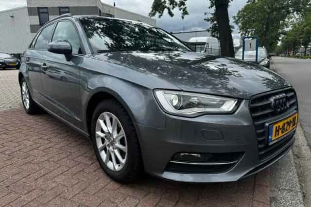 Audi A3 (2013) thumbnail 1